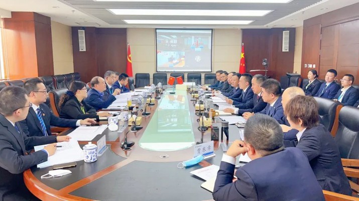 石培文董事長一行赴投資集團、開發(fā)建設公司調研指導工作